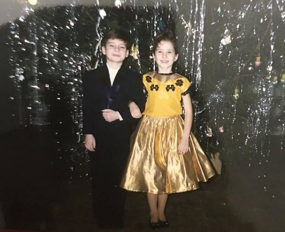 1997 год, Артем с сестрой на новогоднем утреннике