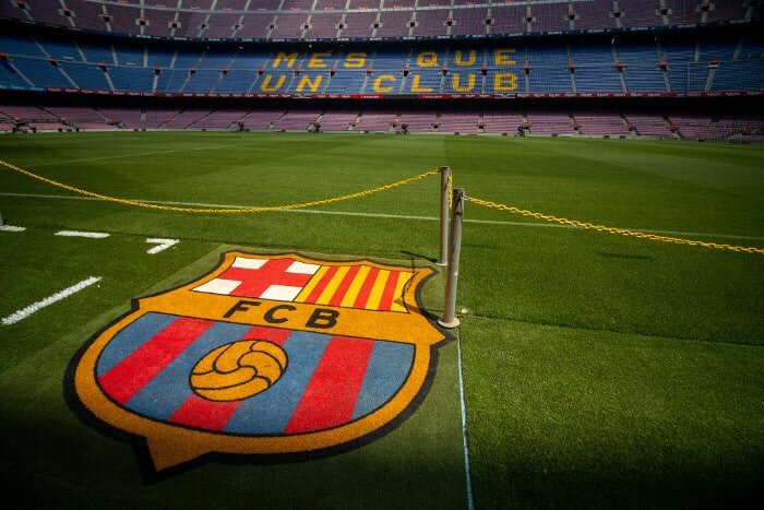 Долг Барселоны (1.5 млрд евро) хочет выкупить компания из Дубая: у клуба сменится спонсор и название стадиона
