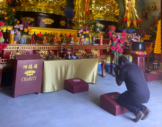 Черные монахи изучат кунг-фу: знаменитый монастырь Шаолинь открыл филиал в Африке